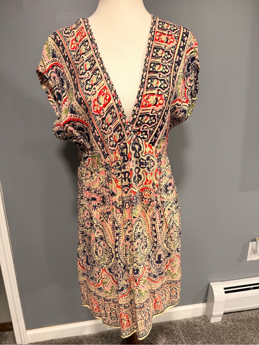 Angie Vibrant Paisley Deep V-Neck Shift Dress SMALL